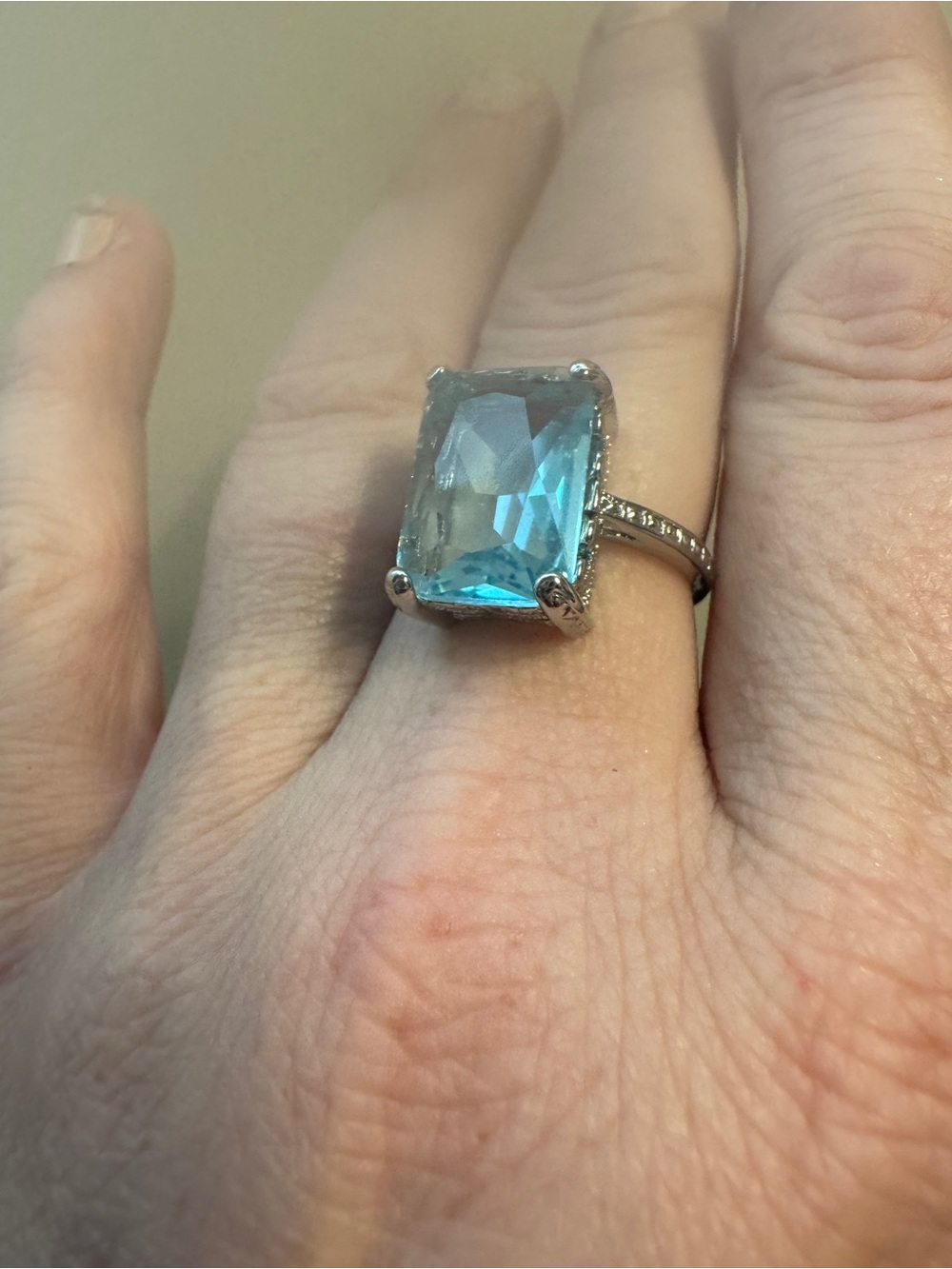 Stunning Ice Blue Aquamarine Emerald-Cut Cocktail Statement Ring-Size 8 PRISTINE